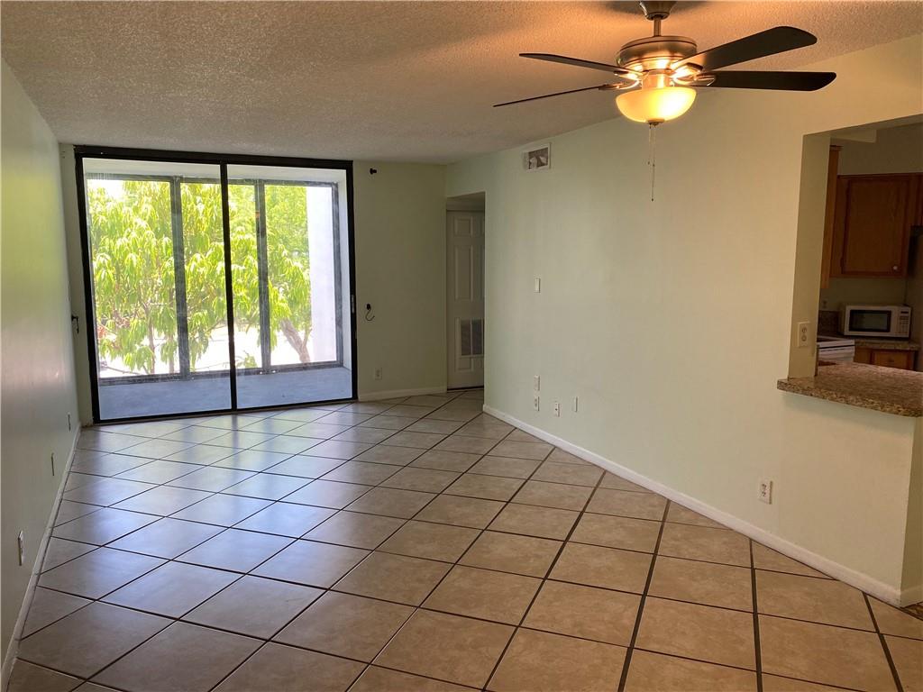 Lake Pointe Condominium - Residential