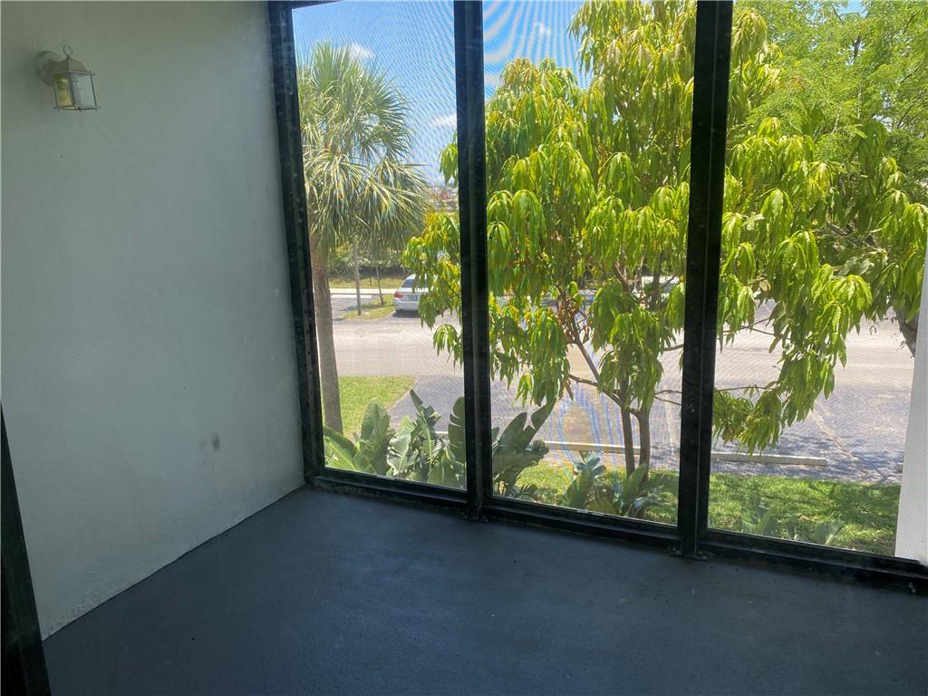 Lake Pointe Condominium - Residential