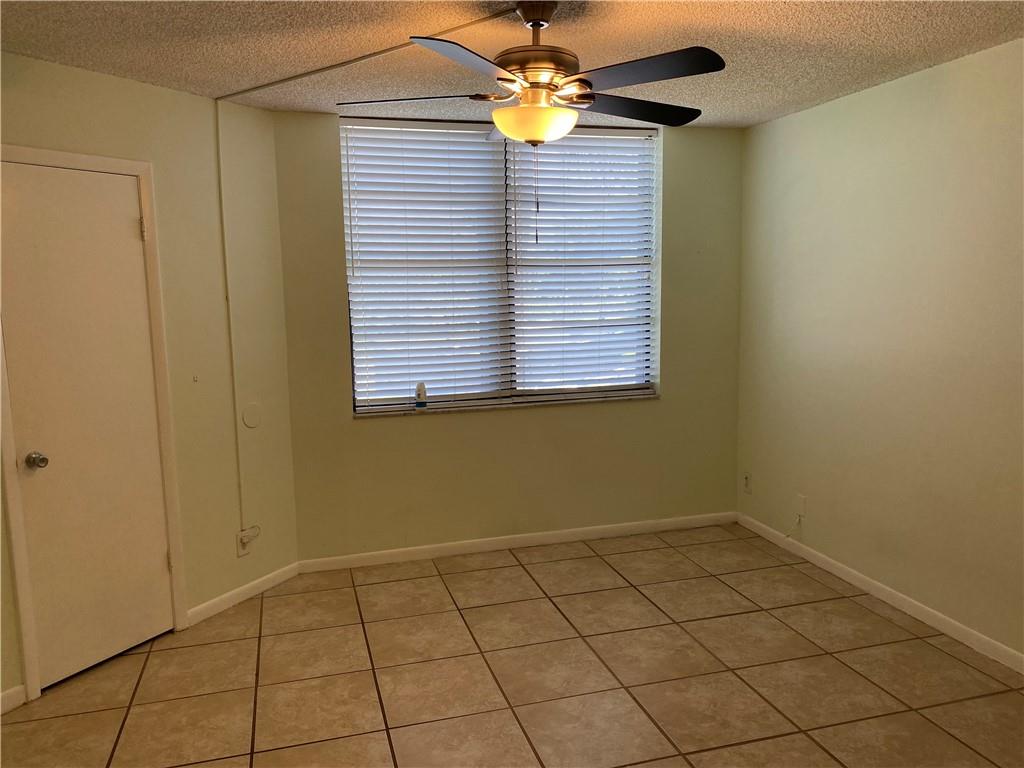Lake Pointe Condominium - Residential