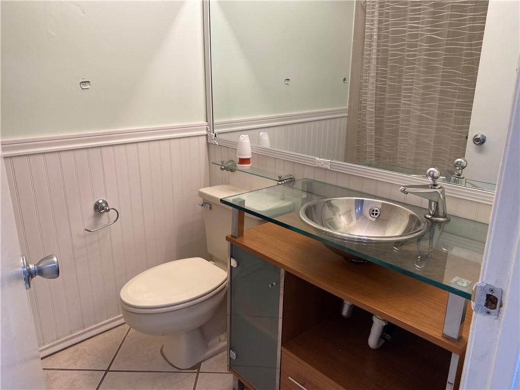 Lake Pointe Condominium - Residential