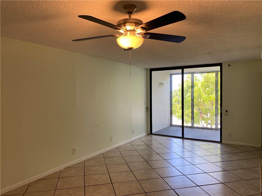 Lake Pointe Condominium - Residential
