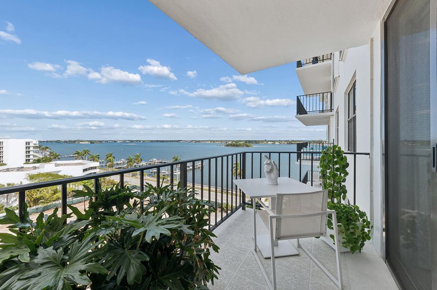 Captivating furnished one bedroom with 1.5 baths, on intracoastal with gorgeous views of Palm Beach and West Palm Beach. Luxurious, modern renovation that elevates everyday living. Unique residence with fabulous light, stunning textures and furnishings.
 Enjoy the sunrise on your terrace or end your day with a swim in the pool. POSSIBILITY OF UNFURNISHED AND PET ALLOWED.WPB airport is less than a 10-minute drive. close to downtown Palm Beach as well as 95.