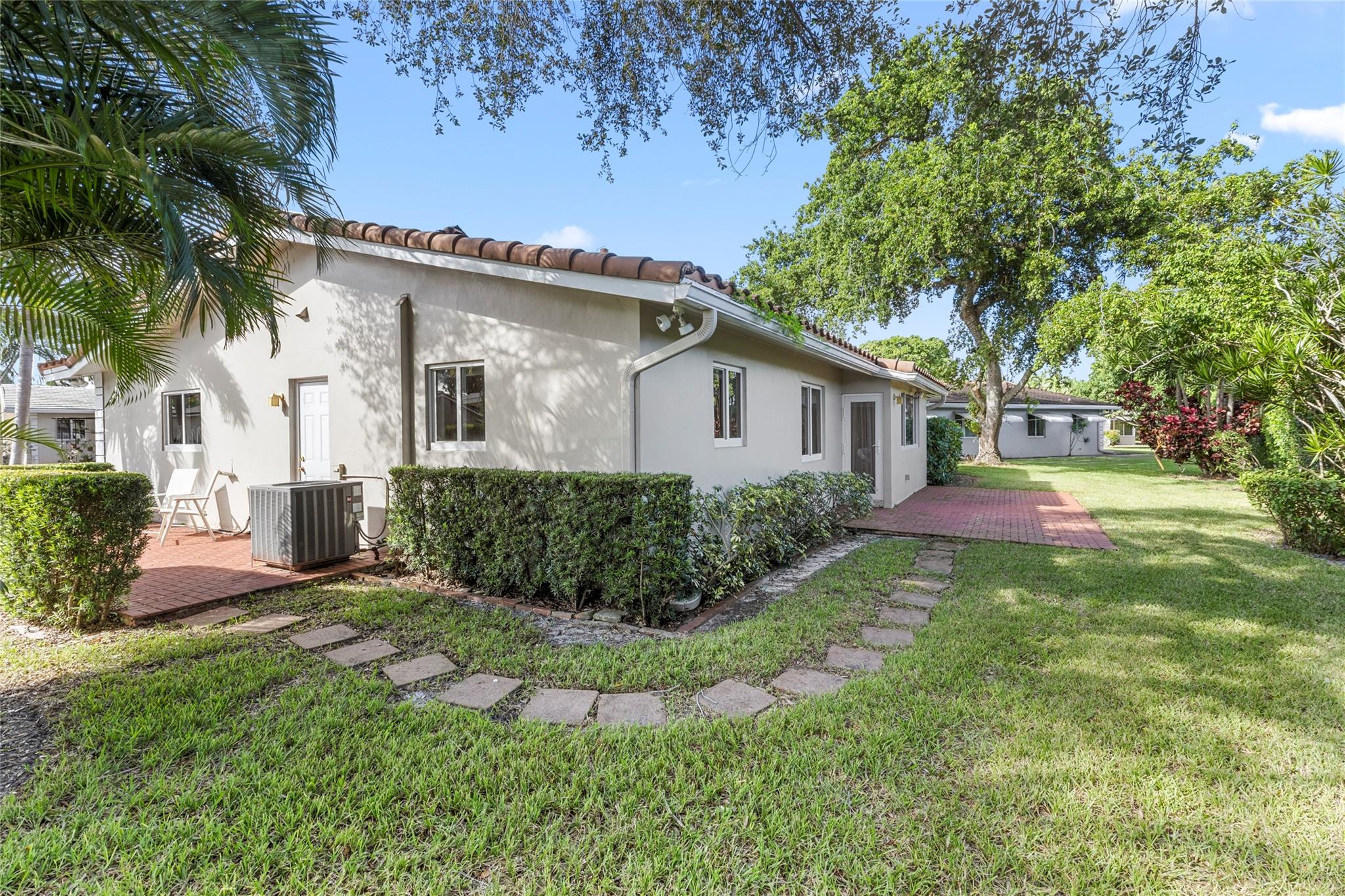 HAWTHORNE VILLAGE INC CON - Residential