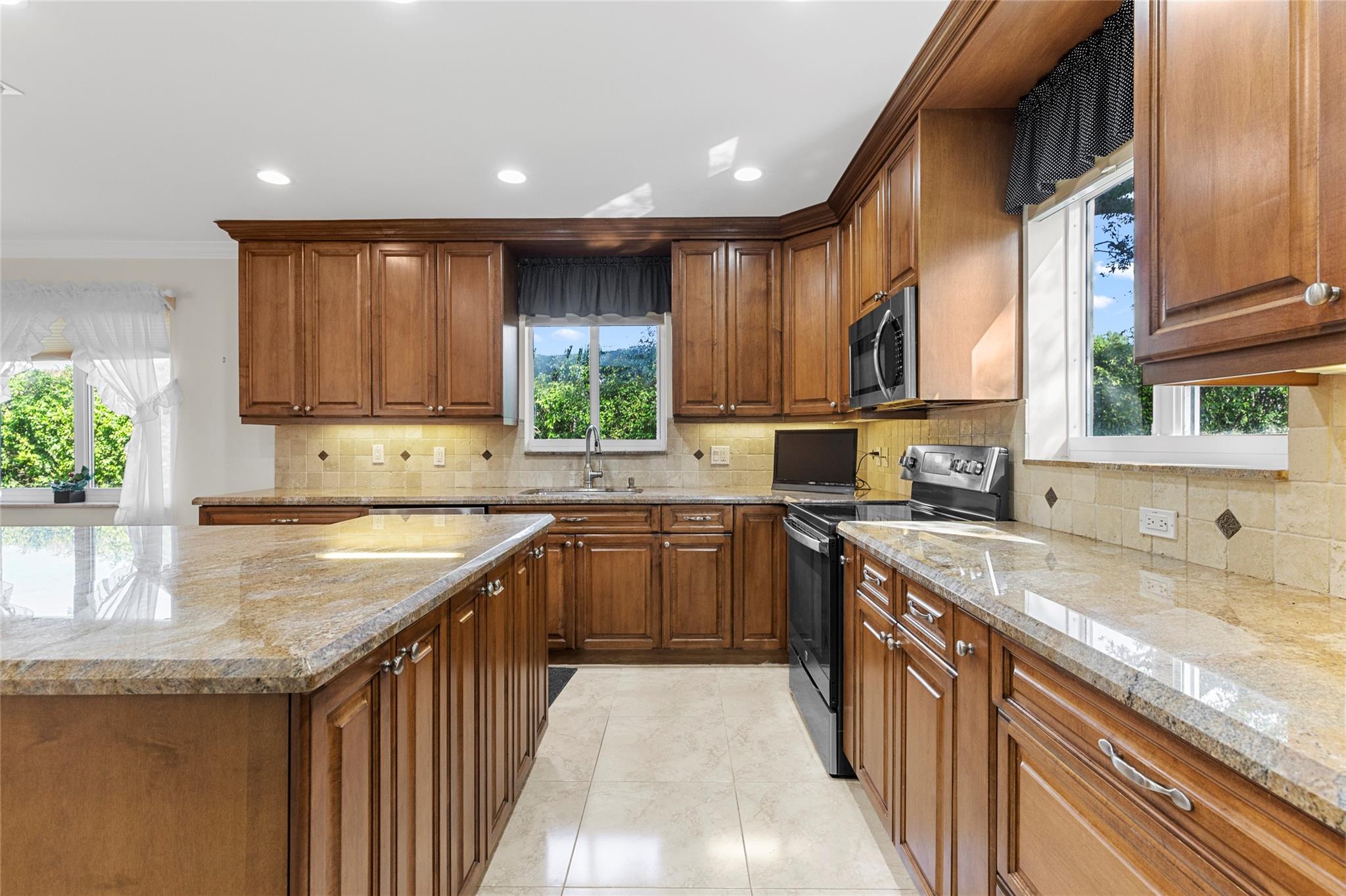HAWTHORNE VILLAGE INC CON - Residential