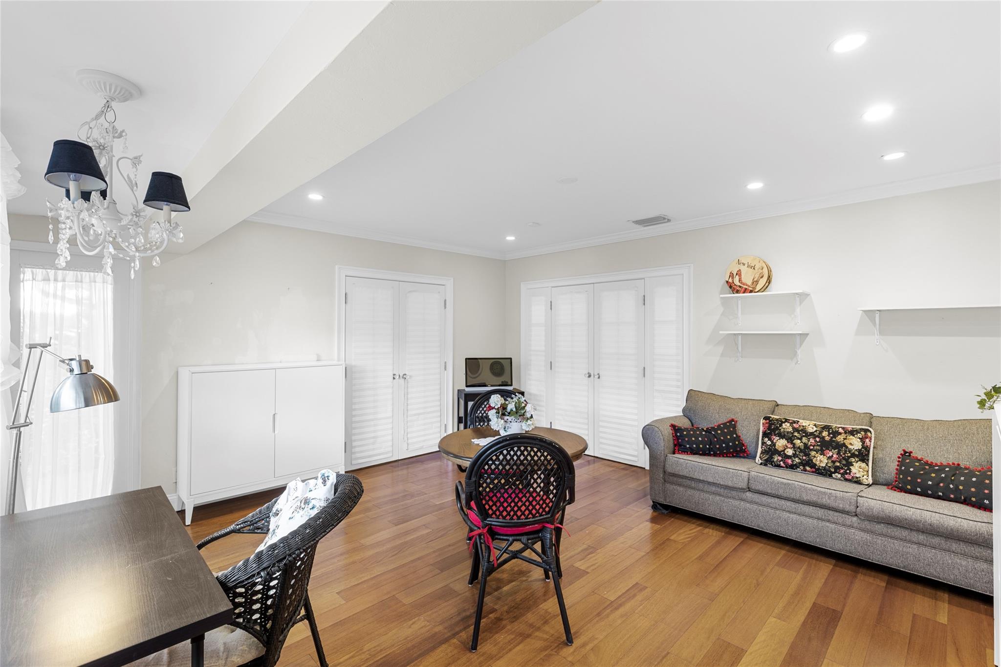 HAWTHORNE VILLAGE INC CON - Residential