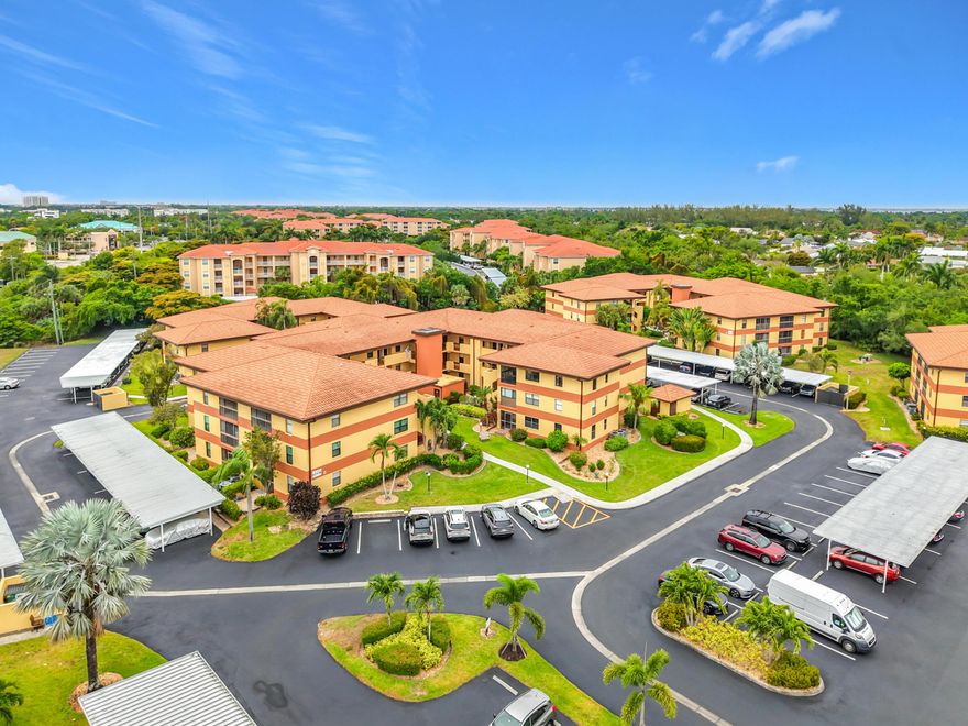 Snowbirds, seasonal buyers, and investors , spacious 2-bed, 2-bath second-floor condo in one of Fort Myers' most established communities. Bright open living and dining area opens to a private screened lanai with peaceful courtyard views, perfect for morning coffee in the Florida sun. Stainless steel appliances in the eat-in kitchen, generous storage, and a layout ready for your personal touches.  An unbeatable central location near the Caloosahatchee River, downtown River District, RSW Airport, and Gulf beaches.