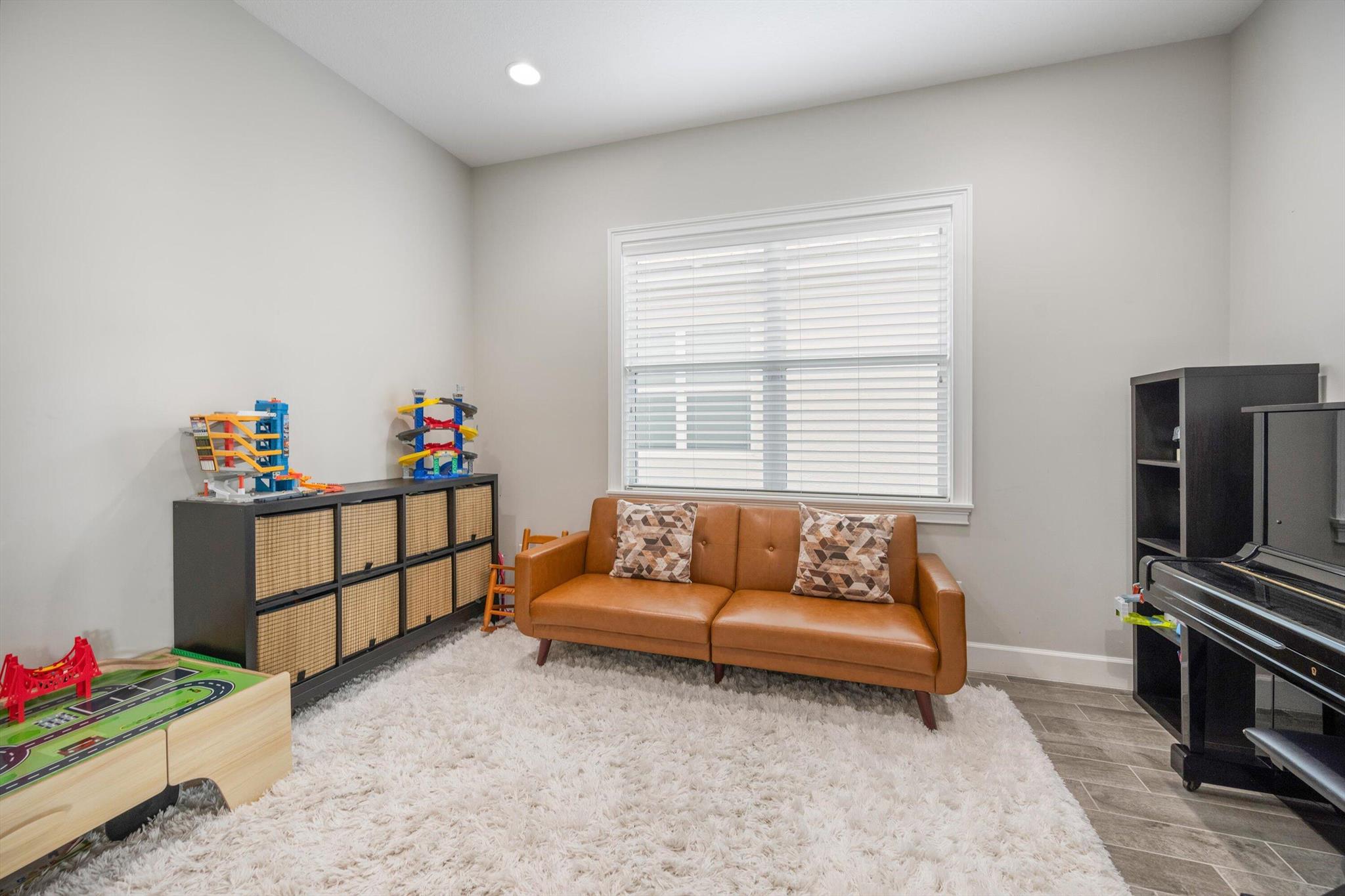MEADOWS OF WESTLAKE - Residential