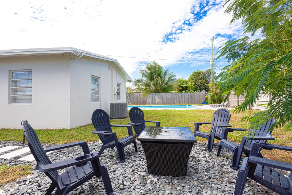 Photo of 1415 W Branch Street, Lantana, FL 33462 (MLS # R11087435)