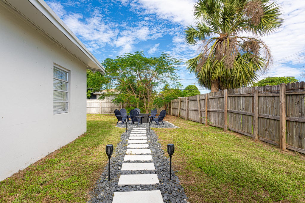 Photo of 1415 W Branch Street, Lantana, FL 33462 (MLS # R11087435)