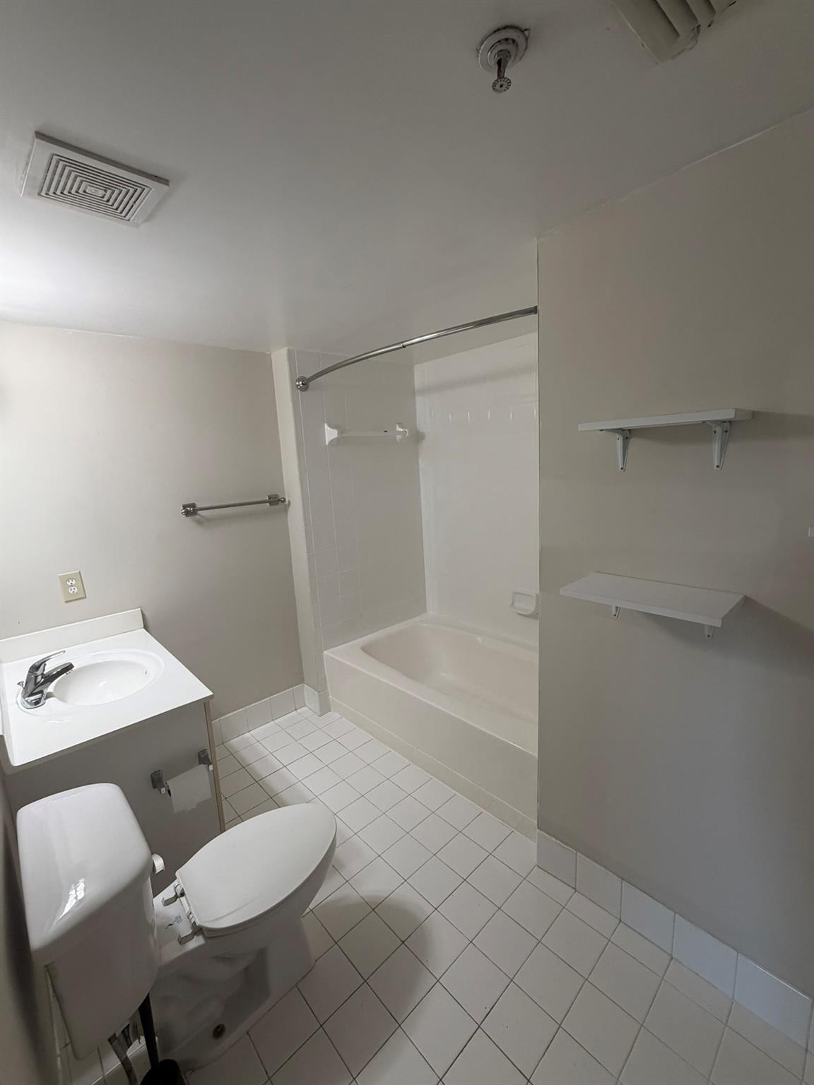 LA VIA CONDO - Residential Lease