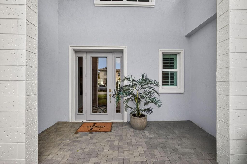 Photo of 9374 Crestview Circle, Palm Beach Gardens, FL 33412 (MLS # R11148940)