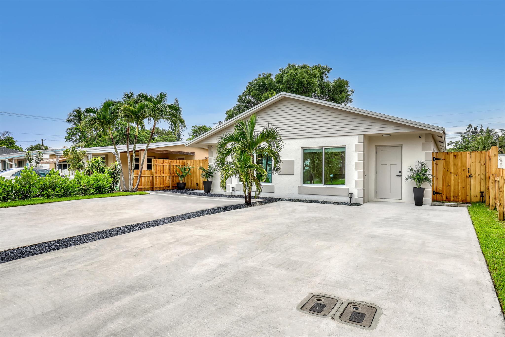 414 W Mango Street