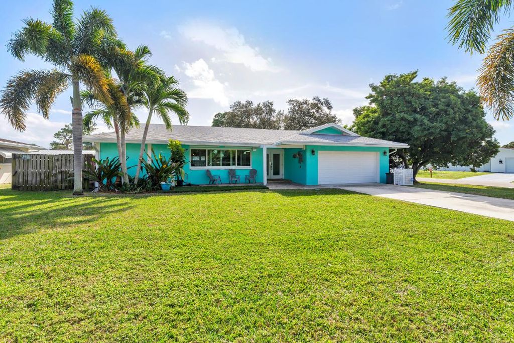 Photo of 4244 Hyacinth Circle N, Palm Beach Gardens, FL 33410 (MLS # R11151572)