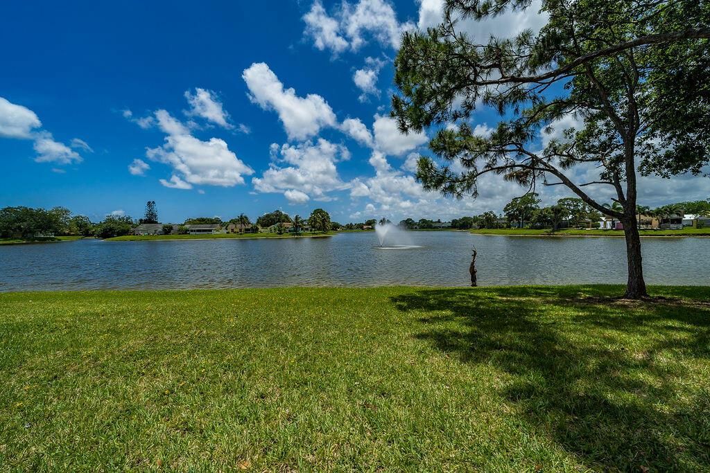 Photo of 703 Stonewood Court Ct #16c, Jupiter, FL 33458 (MLS # R10809510)