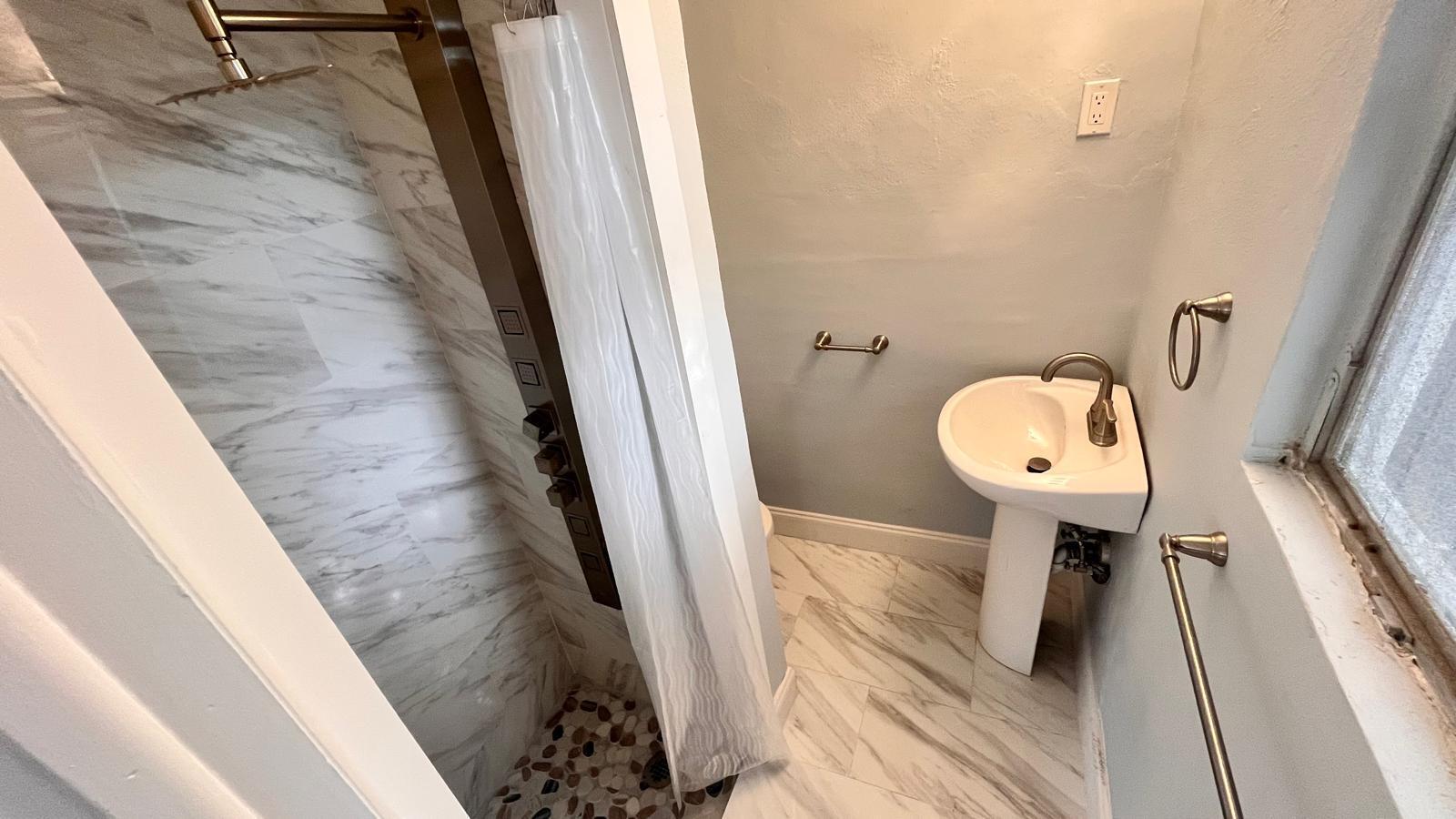 PROSPECT HILLS - Residential Lease