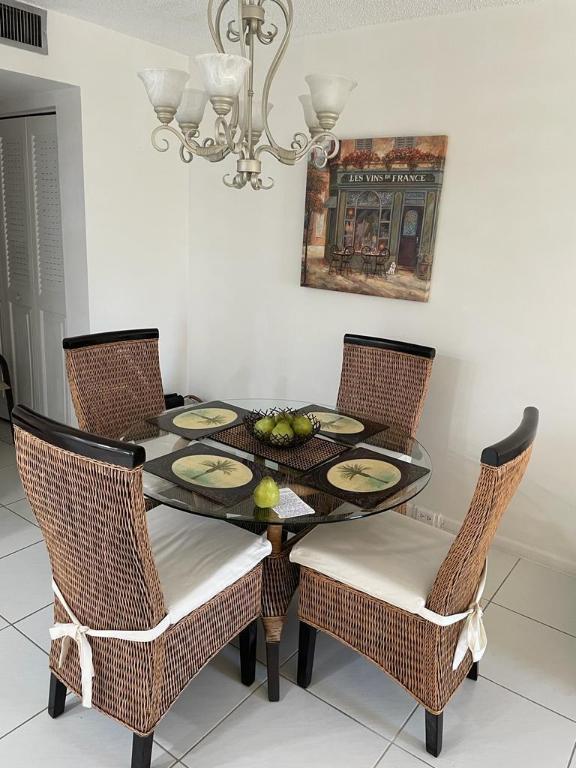 CORNWALL AT CENTURY VILLAGE CONDO - Residential Lease