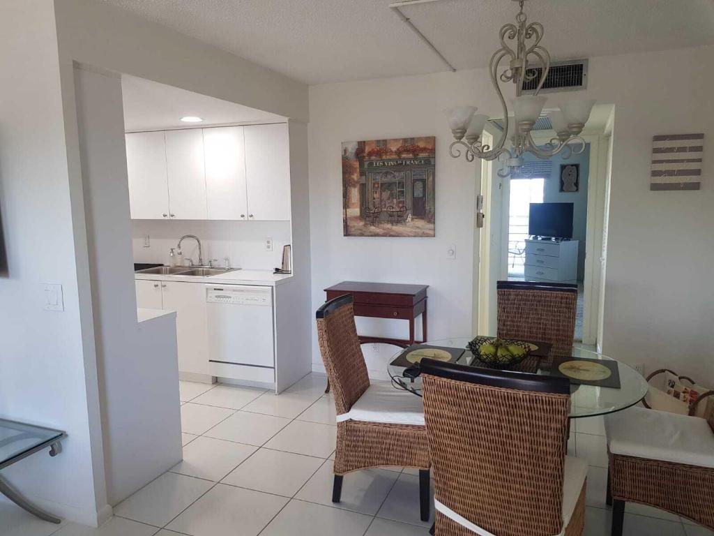 CORNWALL AT CENTURY VILLAGE CONDO - Residential Lease