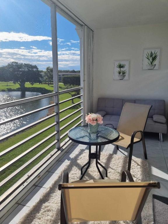 CORNWALL AT CENTURY VILLAGE CONDO - Residential Lease