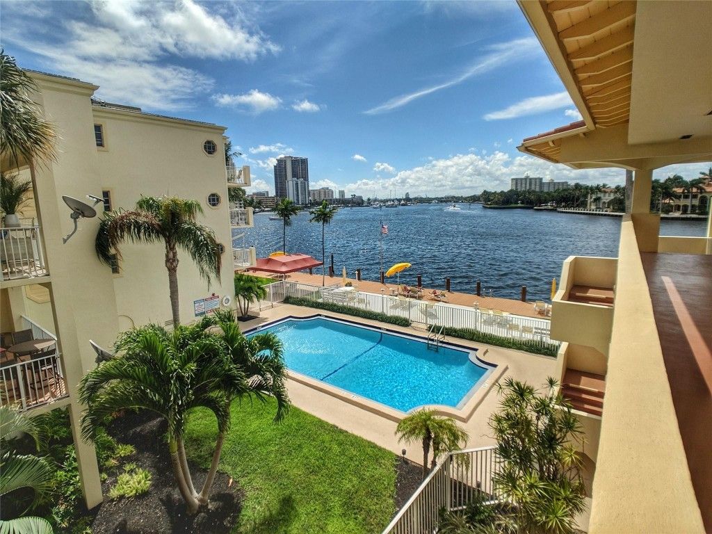 Photo of 341 N Birch Road #316, Fort Lauderdale, FL 33304 (MLS # F10528639)