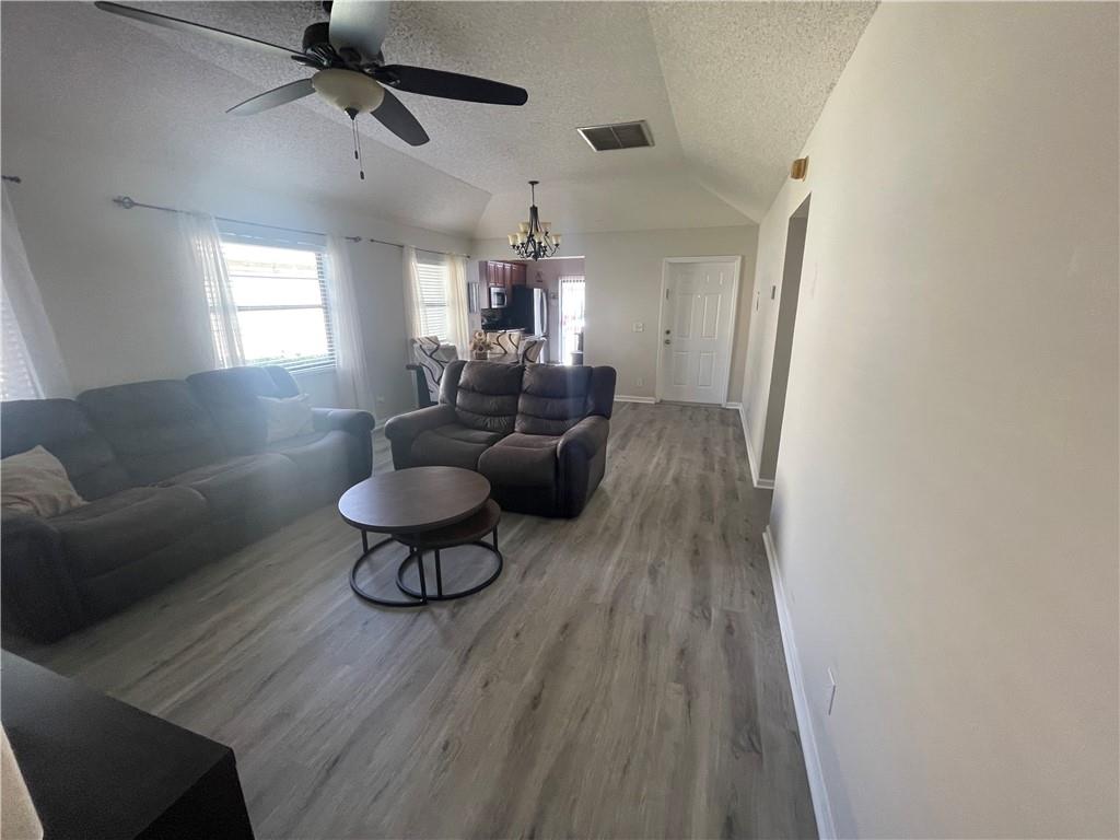 JOGGERS RUN - Residential