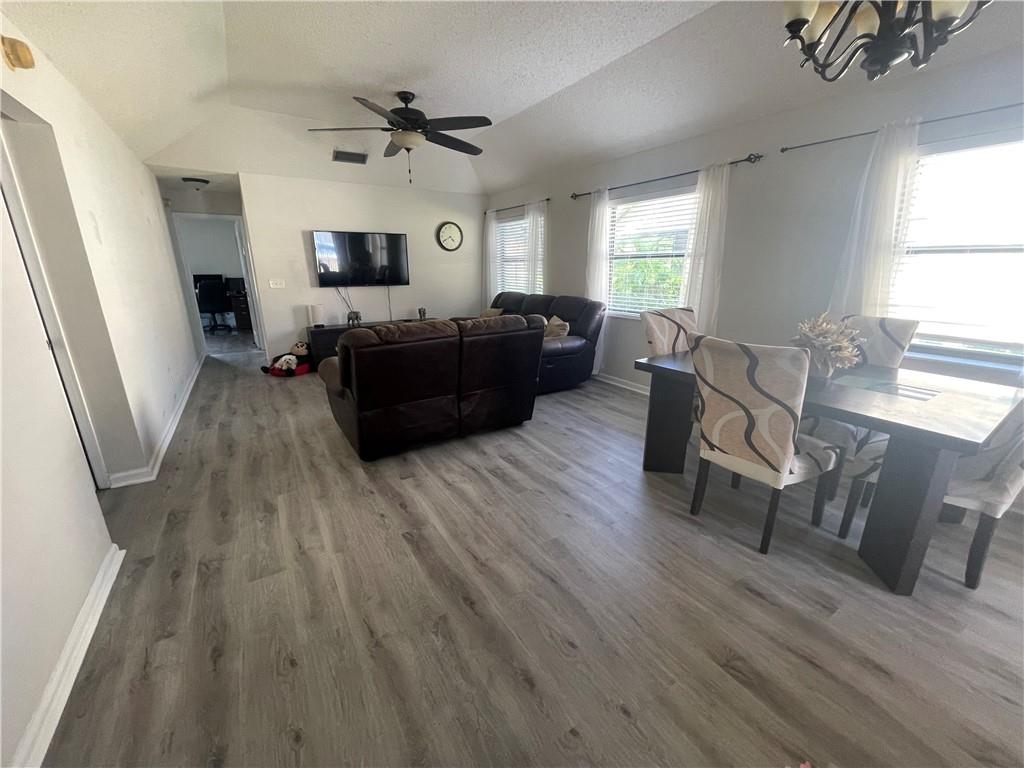 JOGGERS RUN - Residential