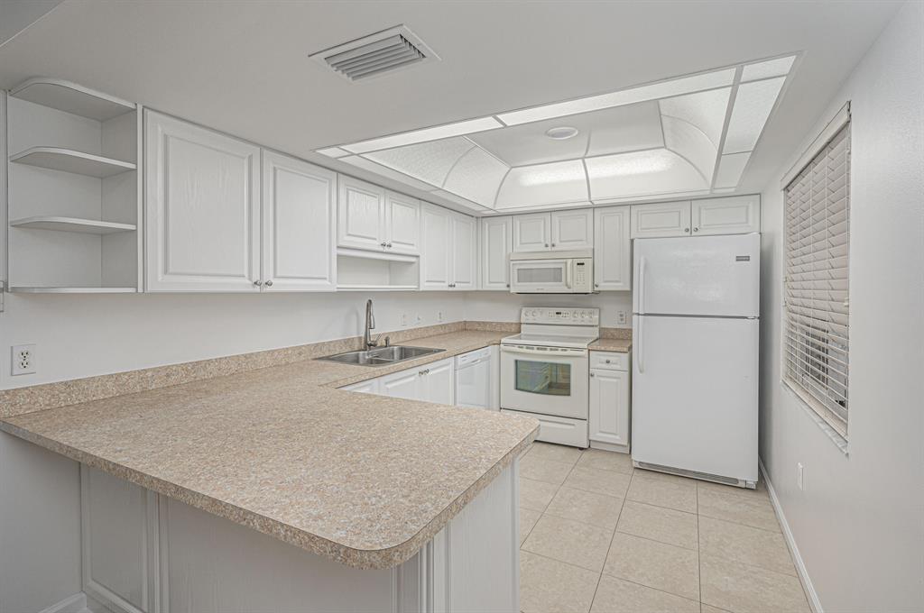 CATAMARAN LL CONDOMINIUM - Residential