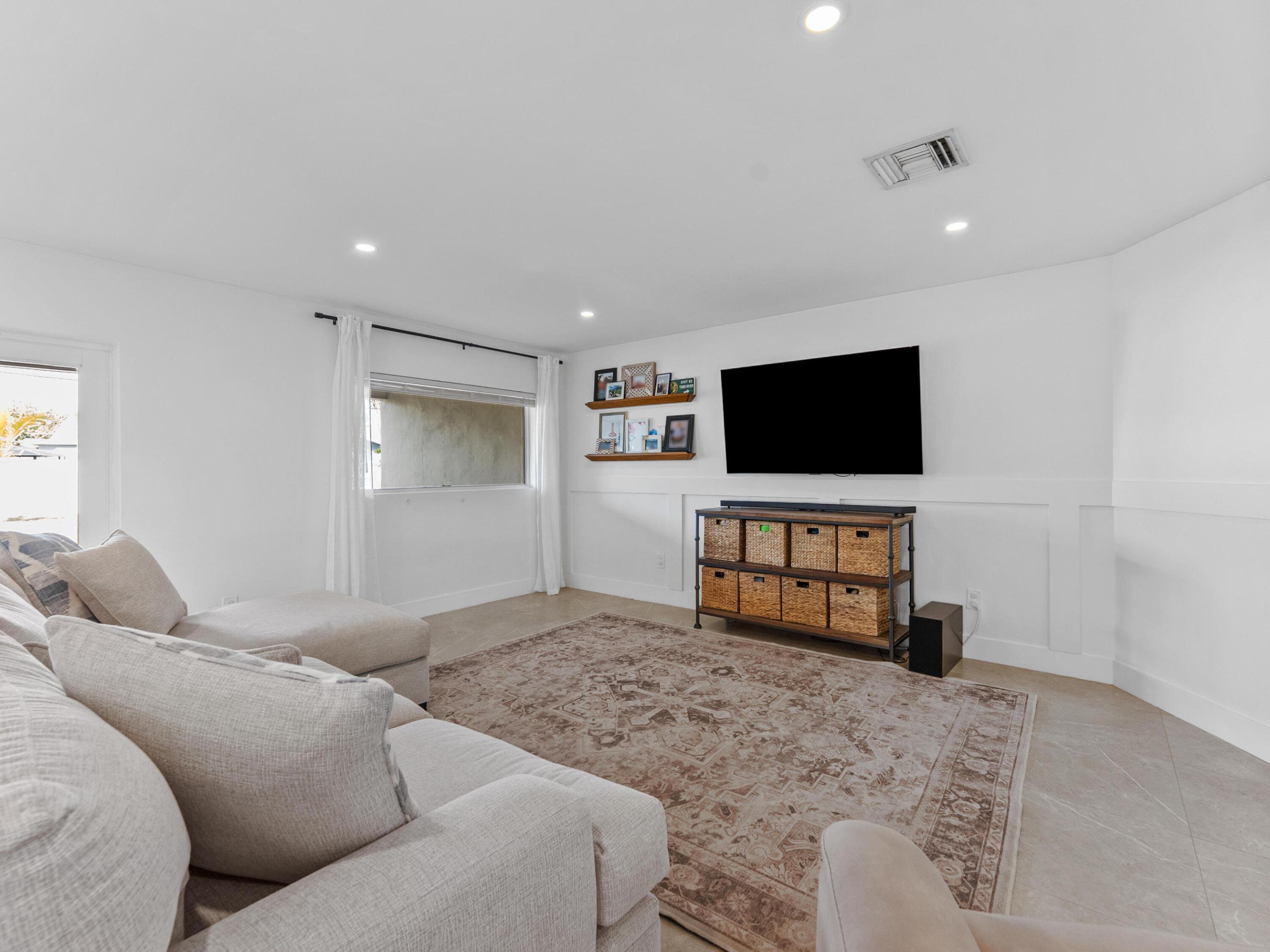 SANDALFOOT COVE SEC 5 - Residential