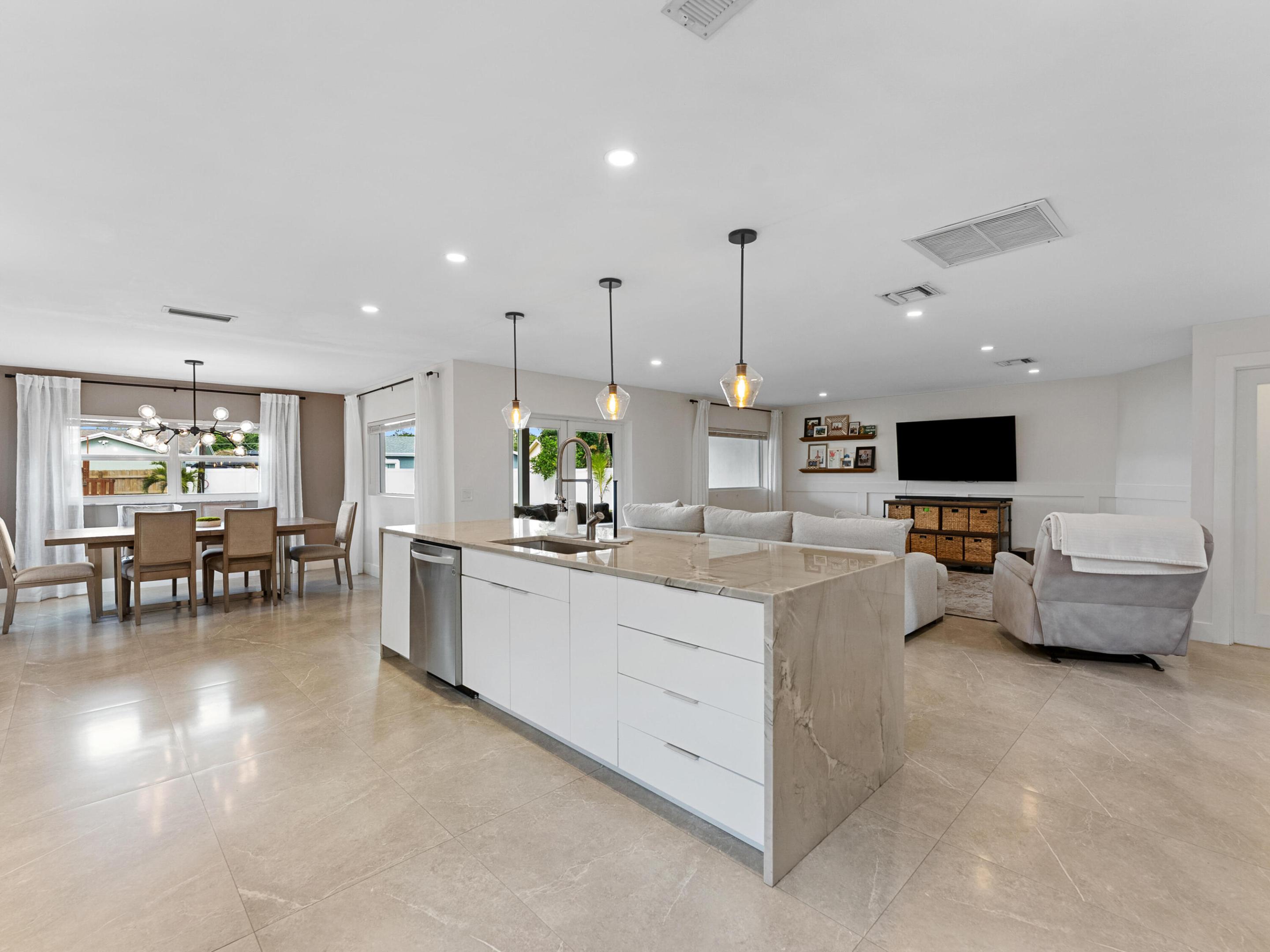 SANDALFOOT COVE SEC 5 - Residential