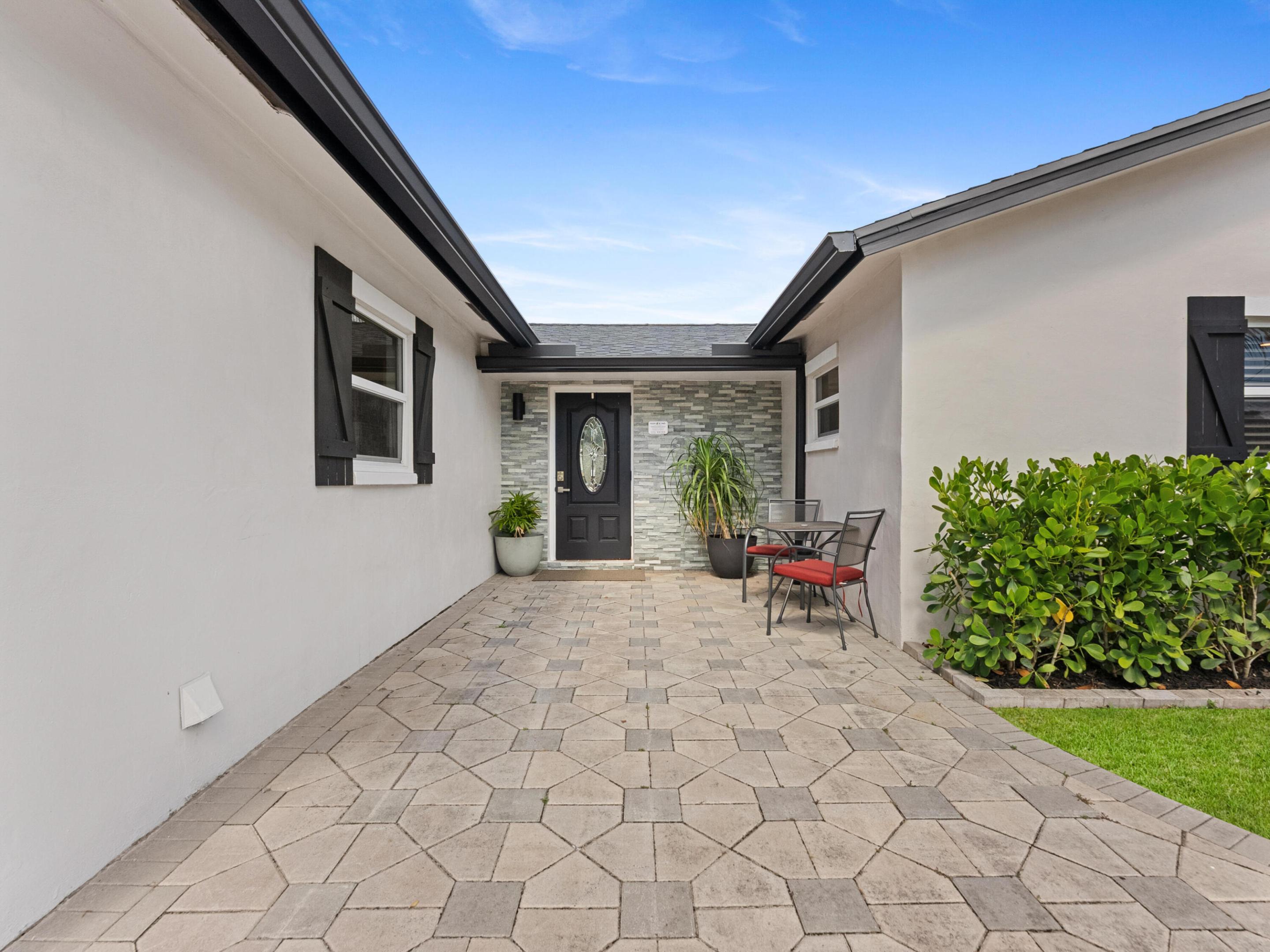 SANDALFOOT COVE SEC 5 - Residential