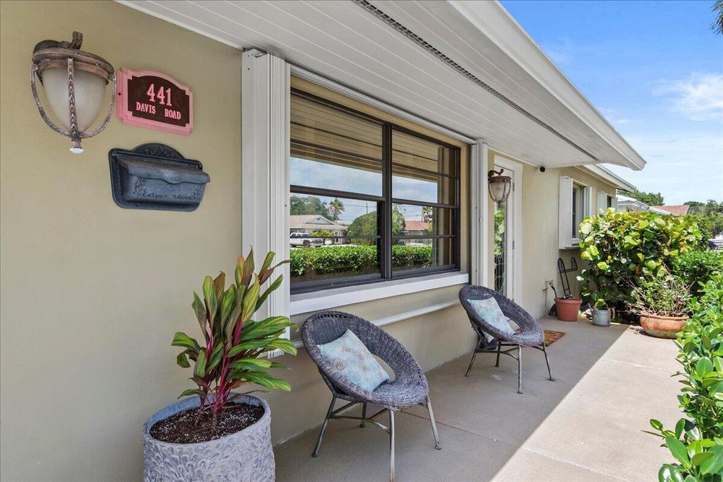 Photo of 441 Davis Road, Palm Springs, FL 33461 (MLS # R11079305)