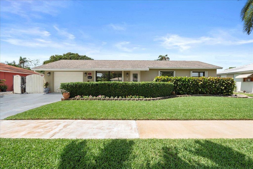Photo of 441 Davis Road, Palm Springs, FL 33461 (MLS # R11079305)