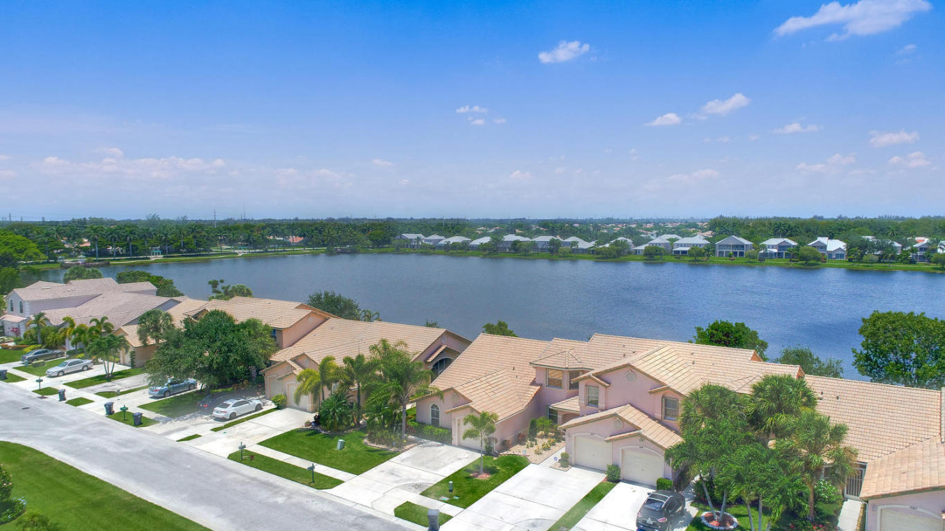 WELLINGTONS EDGE - Residential