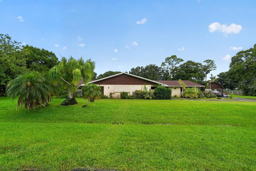 Photo of 7105 SANTA ROSA Parkway, Fort Pierce, FL 34951 (MLS # B26066387)