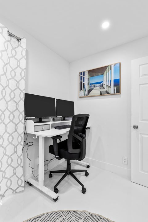 Tiny photo for 1621 NE 1ST Avenue, Pompano Beach, FL 33060 (MLS # B26071290)