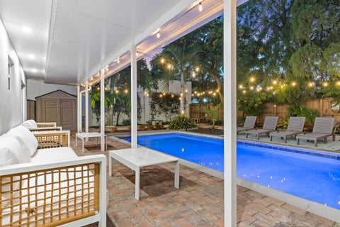 Tiny photo for 1621 NE 1ST Avenue, Pompano Beach, FL 33060 (MLS # B26071290)