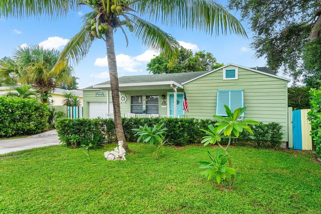 Photo of 926 N M Street, Lake Worth Beach, FL 33460 (MLS # R11016826)
