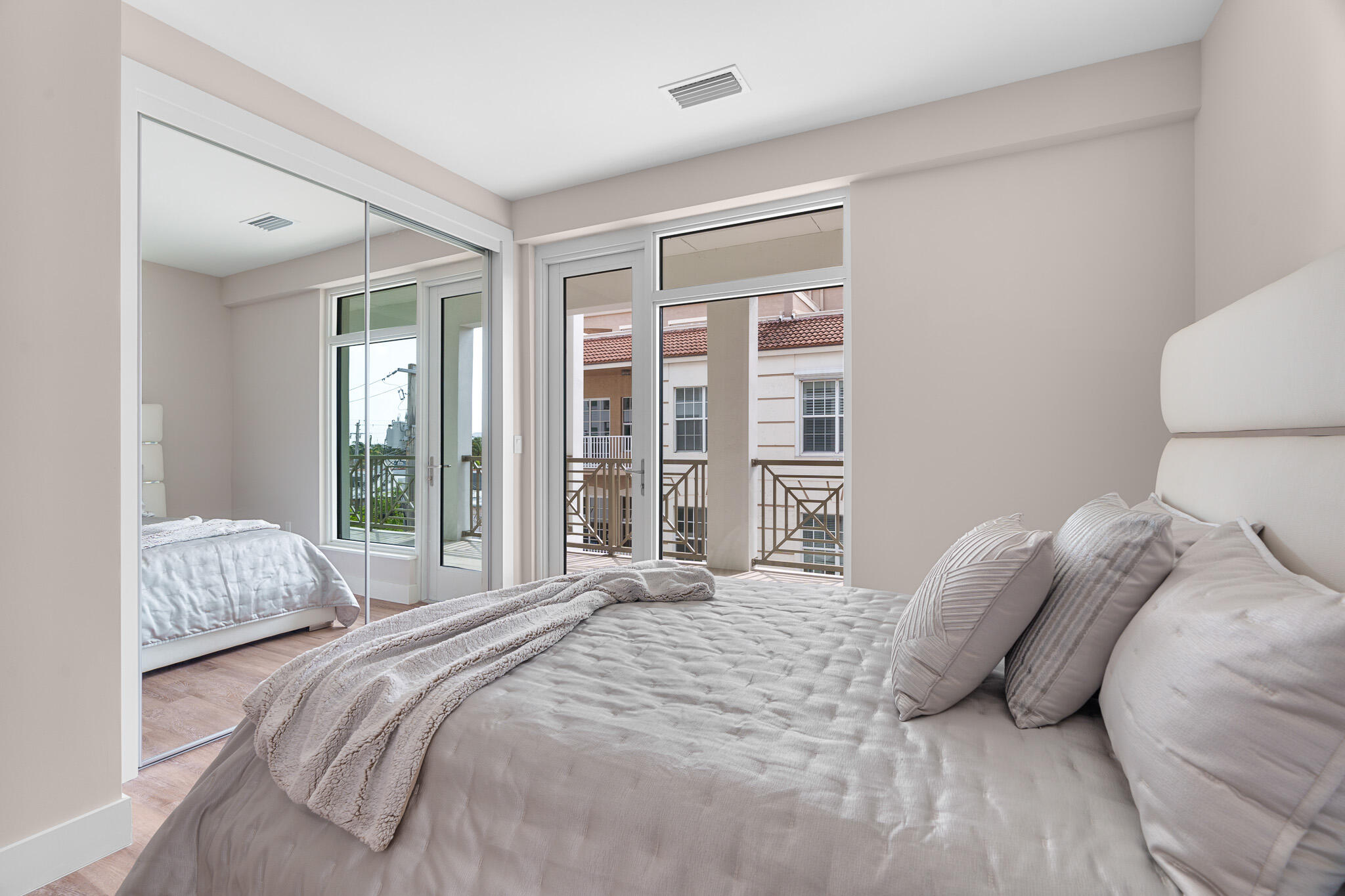 SAILFISH COVE CONDOMINIUM - Residential