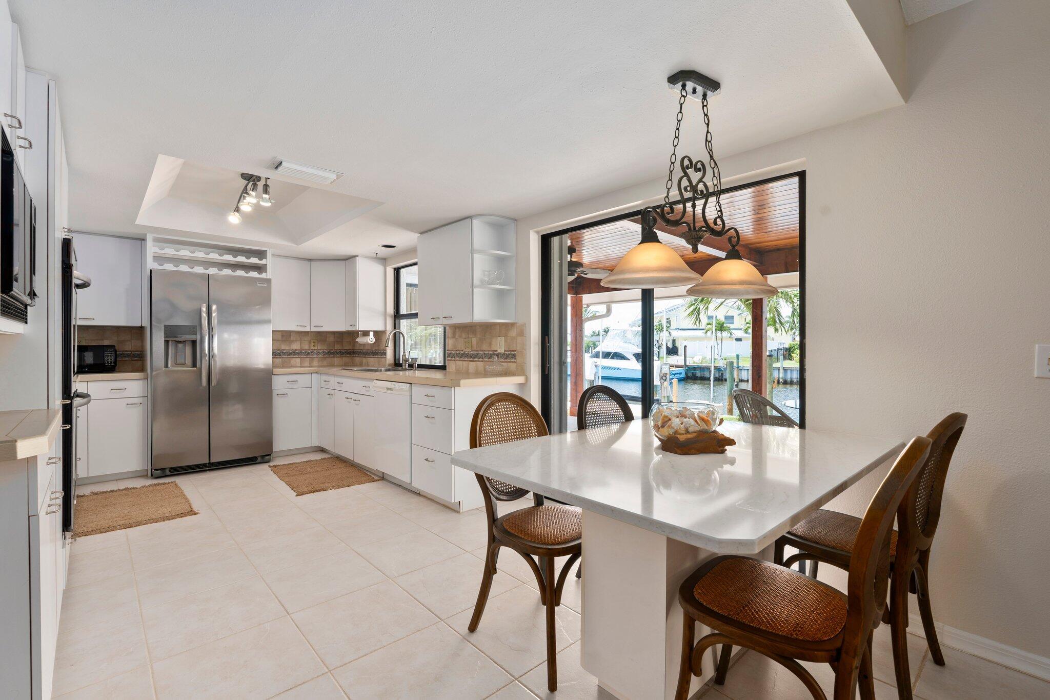 QUEEN'S COVE UNIT 1 - Residential Lease