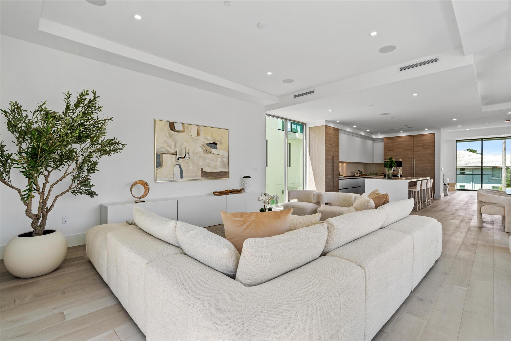 ESTATES AT OCEAN DELRAY - Residential Lease