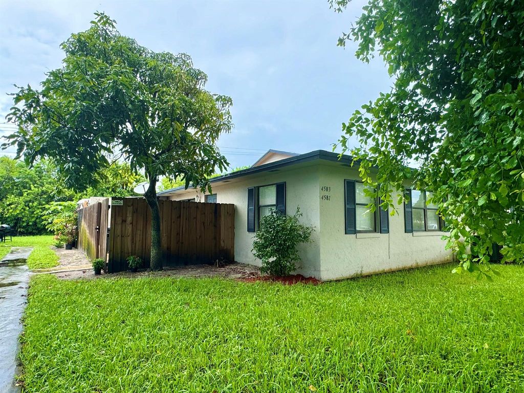 Photo of 4583 Barclay Crescent, Lake Worth, FL 33463 (MLS # R11118516)