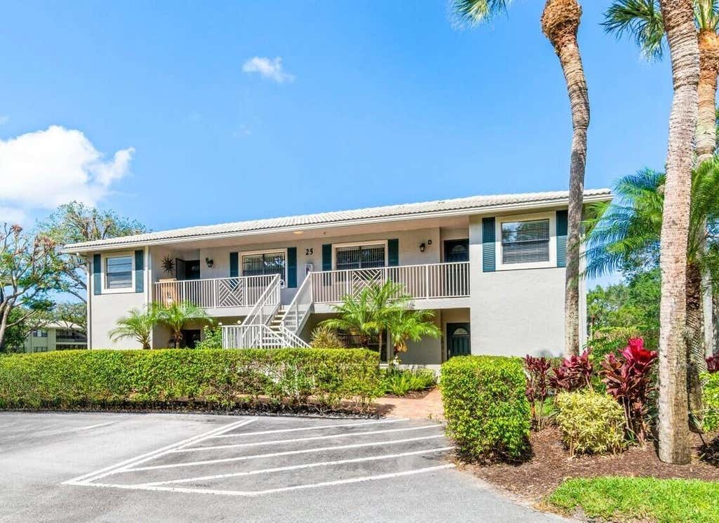 Photo of 25 Stratford Drive #C, Boynton Beach, FL 33436 (MLS # R10985775)
