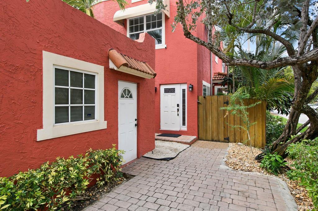 645 NW 2nd Avenue