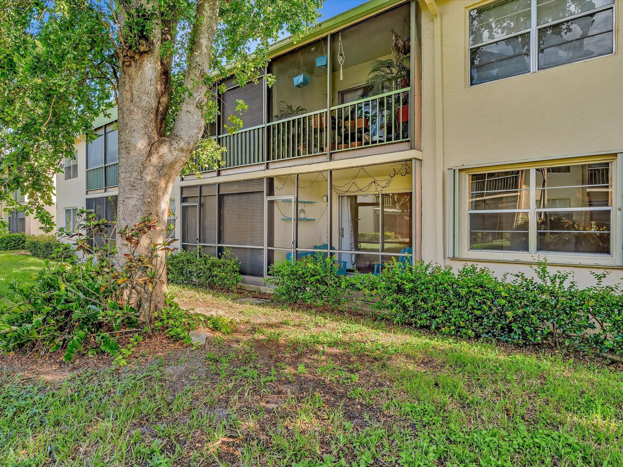 Beautiful and charming1BR/1.5BA condo (690 sqft) in a great location near shopping, HomeGoods, Publix, restaurants, and Starbucks. AC 2024, newer refrigerator, oven 3 yrs old, water heater 8 yrs. Accordion shutters in bedroom for peace of mind. Freshly painted building with brand new roof. Washer & dryer in unit. Assigned parking plus lots of guest parking spaces. Low HOA $228/month. No pets allowed. Can be leased after a 1 year of ownership. Perfect for comfortable living in a well-maintained community!