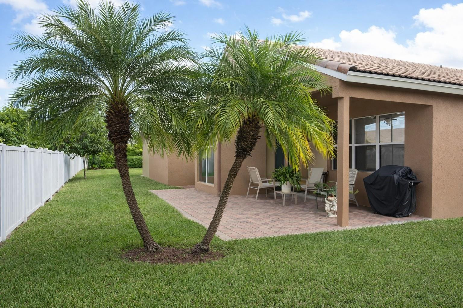 HEFTLER HOMES AT PEMBROKE - Residential Lease