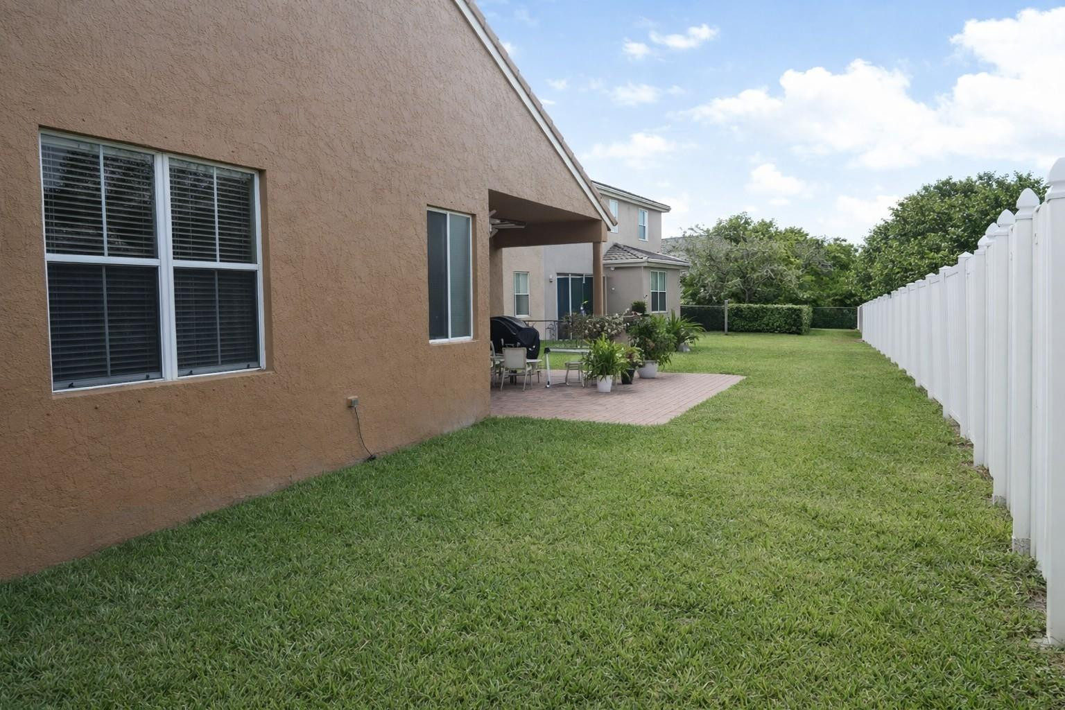 HEFTLER HOMES AT PEMBROKE - Residential Lease