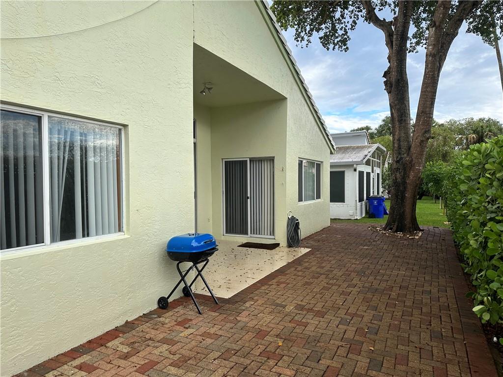 Coquina Lakes 105-22 B - Residential