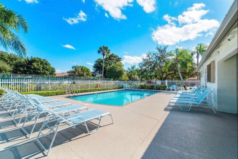 Coquina Lakes 105-22 B - Residential