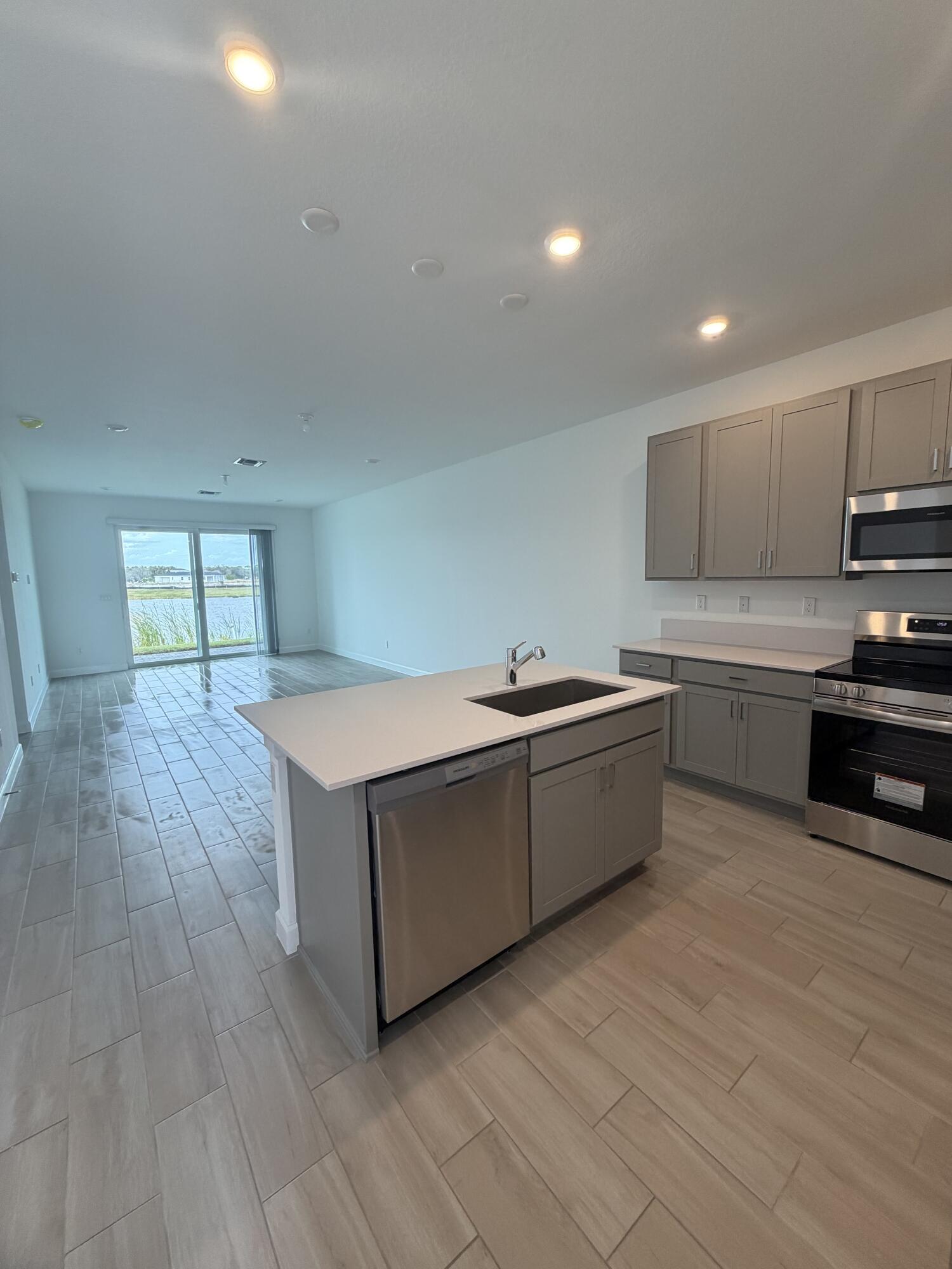 SEAGROVE PUD - Residential Lease