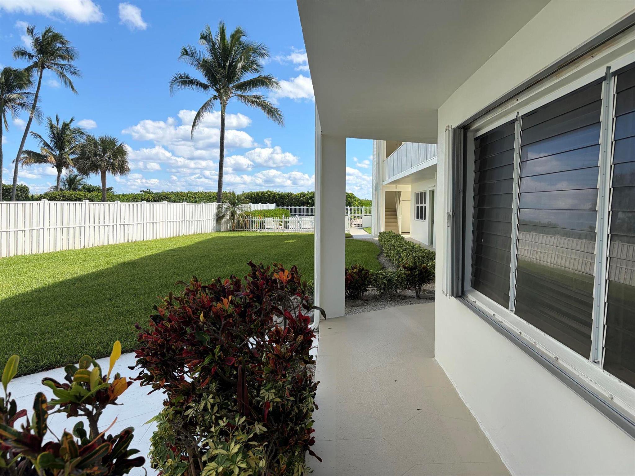 Villa On the Ocean - Residential Lease