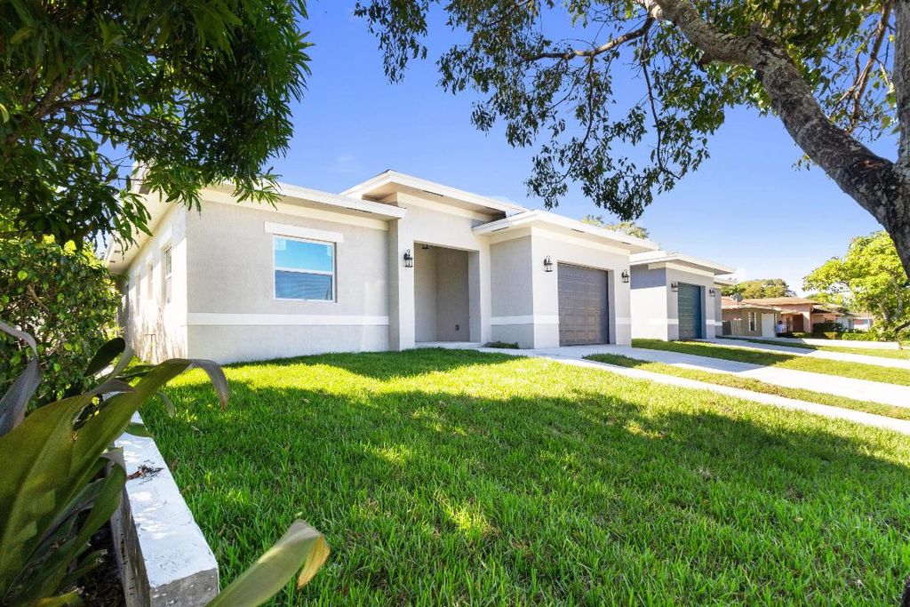 Photo of 2908 NW 8th Court, Fort Lauderdale, FL 33311 (MLS # R11158637)